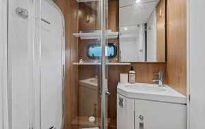 bath, Bali 5.4, catamaran for sale