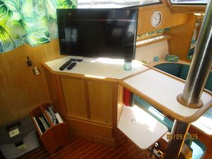 navigation station, Custom, trawler for sale