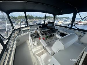 helm, Carver 430, trawler for sale