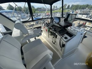 helm, Carver 430, trawler for sale