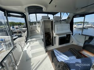 cockpit, Carver 430, trawler for sale