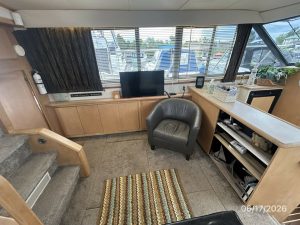 salon, Carver 430, trawler for sale