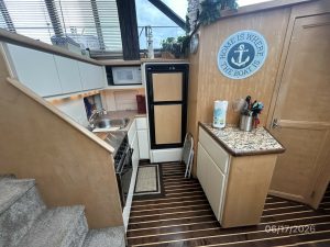 interior, Carver 430, trawler for sale