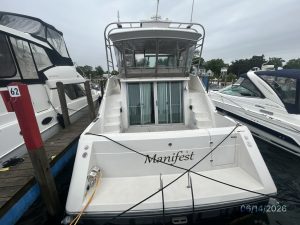 exterior, Cruisers 4280, trawler for sale