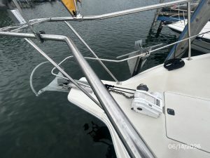 deck, Cruisers 4280, trawler for sale