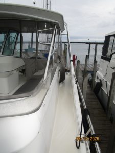 deck, Cruisers 4280, trawler for sale