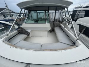 cockpit, Cruisers 4280, trawler for sale