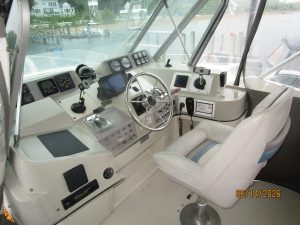 helm, Cruisers 4280, trawler for sale
