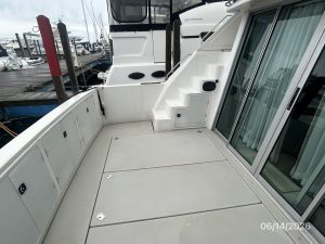 cockpit, Cruisers 4280, trawler for sale