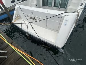 cockpit, Cruisers 4280, trawler for sale