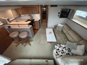 salon, Cruisers 4280, trawler for sale