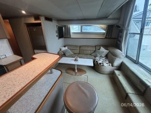 salon, Cruisers 4280, trawler for sale
