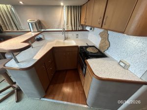 interior, Cruisers 4280, trawler for sale