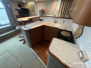 interior, Cruisers 4280, trawler for sale