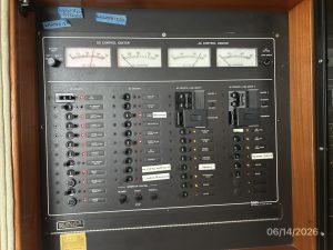 electrical, Cruisers 4280, trawler for sale