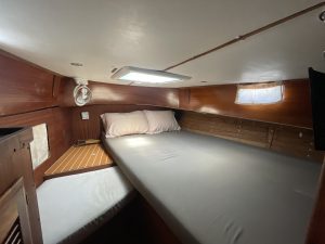 bed, Challenger 42, sailboat for sale