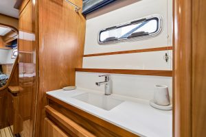 bath, Catana 65, catamaran for sale