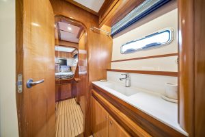 bath, Catana 65, catamaran for sale