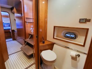 bath, Catana 65, catamaran for sale