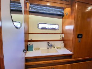 bath, Catana 65, catamaran for sale