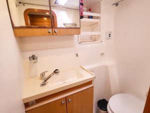 bath, Catana 65, catamaran for sale