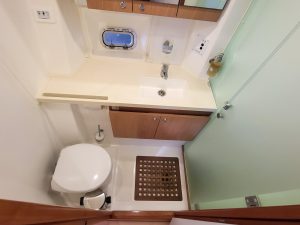 bath, Catana 65, catamaran for sale