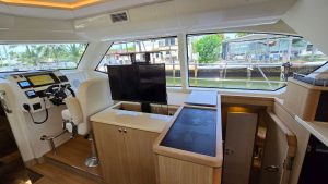 salon, Aquila 44, trawler for sale