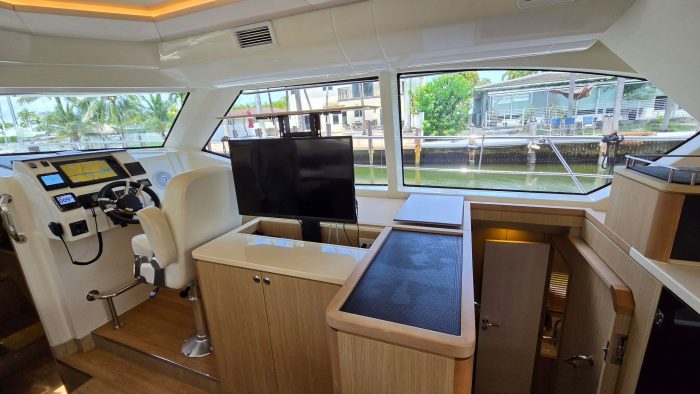 salon, Aquila 44, power catamaran for sale