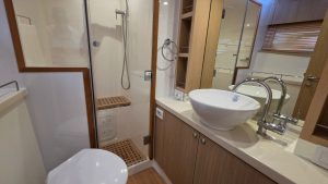 bath, Aquila 44, trawler for sale