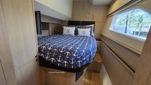 bed, Aquila 44, trawler for sale
