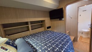 bed, Aquila 44, trawler for sale