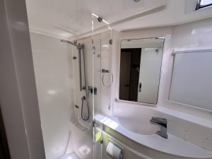 bath, Leopard 48, catamaran for sale