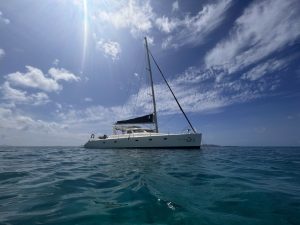 underway, Voyage 520, catamaran for sale