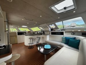 salon, Voyage 520, catamaran for sale