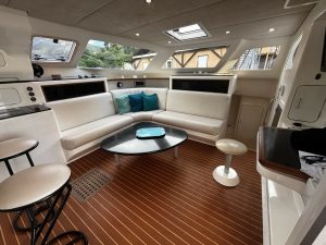salon, Voyage 520, catamaran for sale