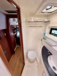 bath, Leopard 48, catamaran for sale