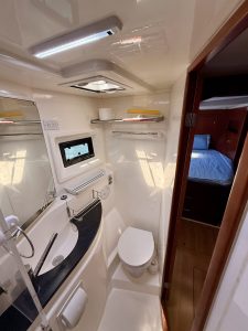 bath, Leopard 48, catamaran for sale