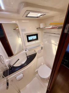 bath, Leopard 48, catamaran for sale