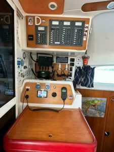navigation station, Lagoon 380, trawler for sale