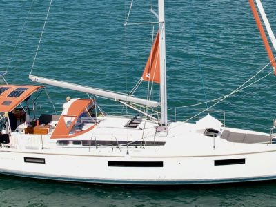 Jeanneau 440, sailboat for sale