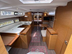 salon, Jeanneau, sailboat for sale