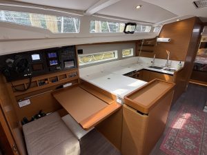 navigation station, Jeanneau, sailboat for sale