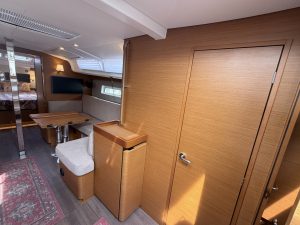 interior, Jeanneau, sailboat for sale