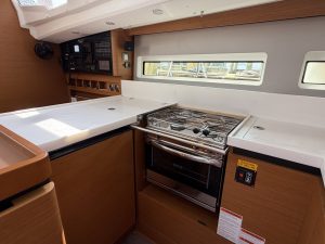 interior, Jeanneau, sailboat for sale
