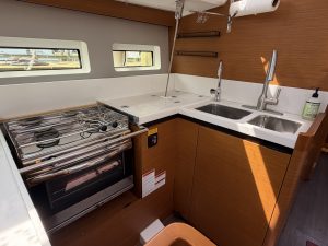 interior, Jeanneau, sailboat for sale