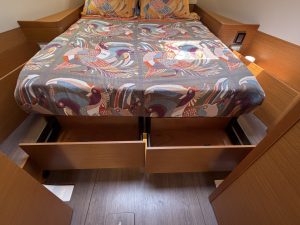 bed, Jeanneau, sailboat for sale