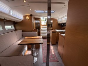 salon, Jeanneau, sailboat for sale