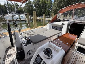 helm, Jeanneau, sailboat for sale