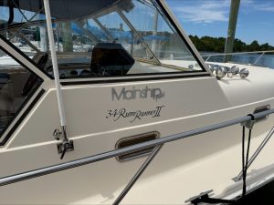 exterior, Mainship 34, trawler for sale
