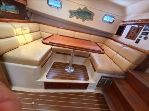 salon, Mainship 34, trawler for sale